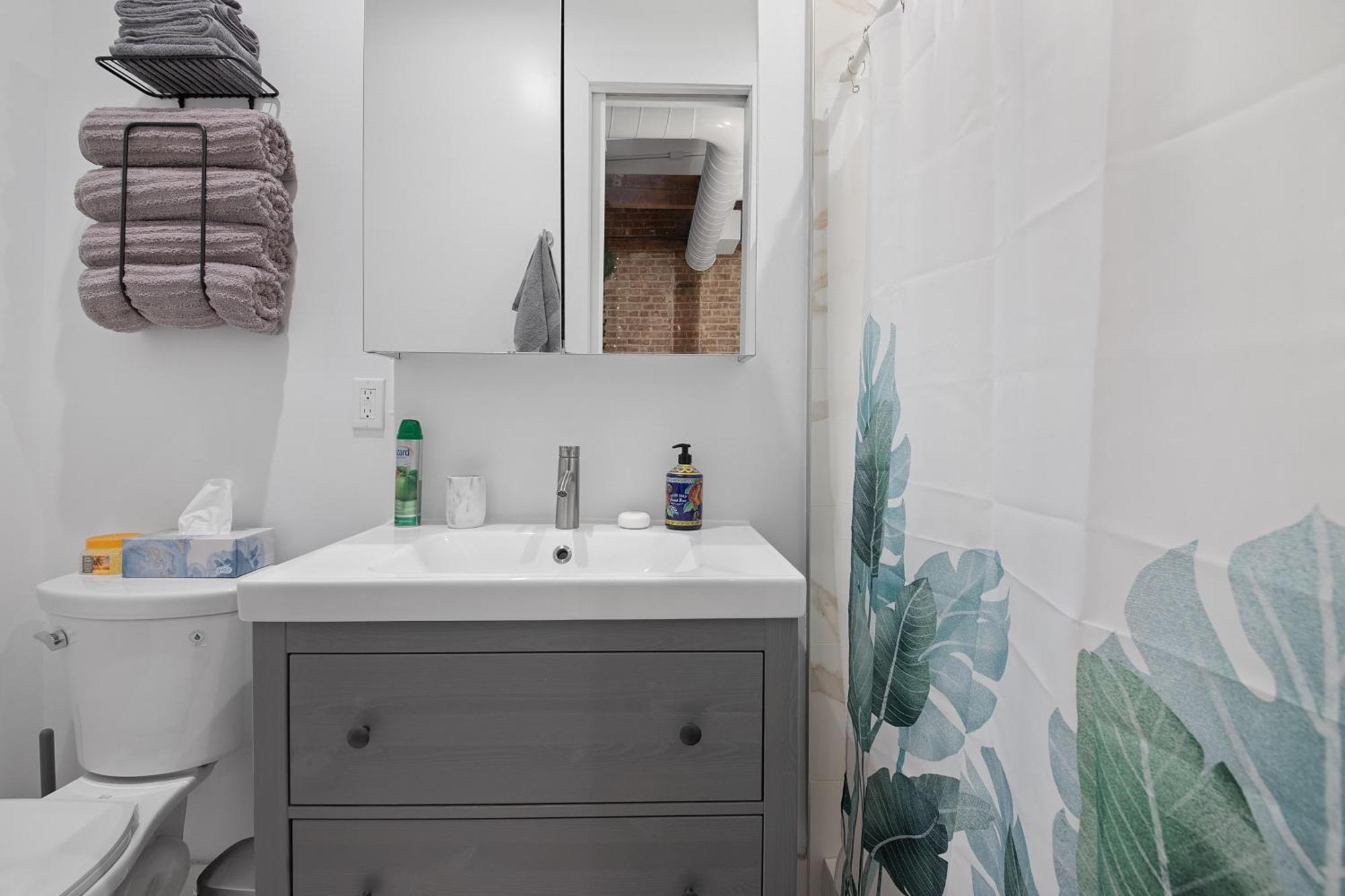Chic Penthouse 15 Minutes From Nyc - Bus Stop At Doorstep โฮโบเกน ภายนอก รูปภาพ